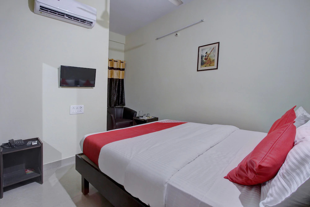 Sri Sai Comforts By OYO Rooms