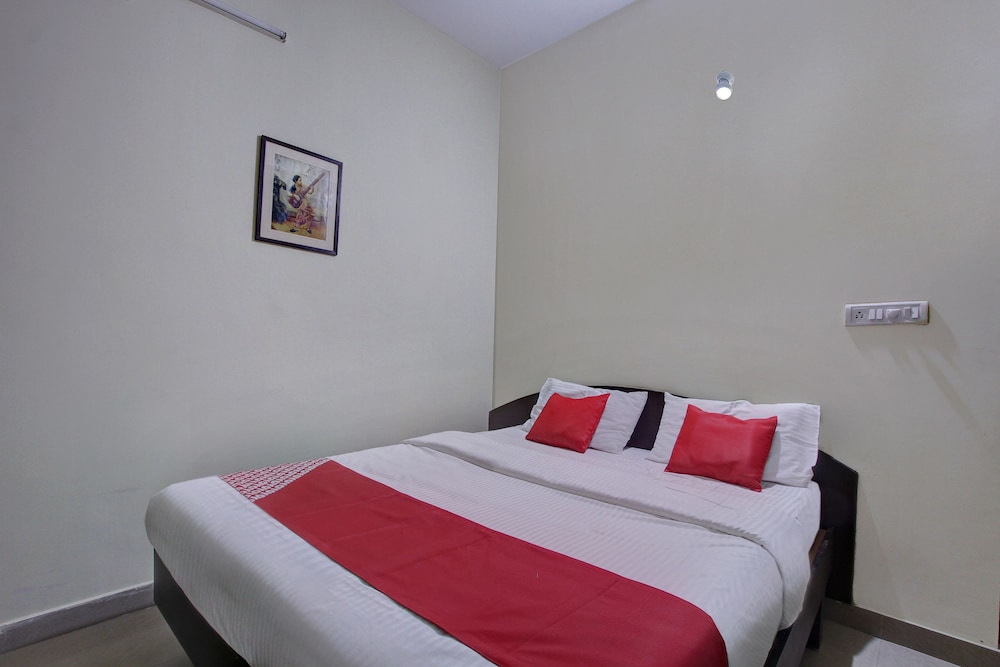Sri Sai Comforts By OYO Rooms