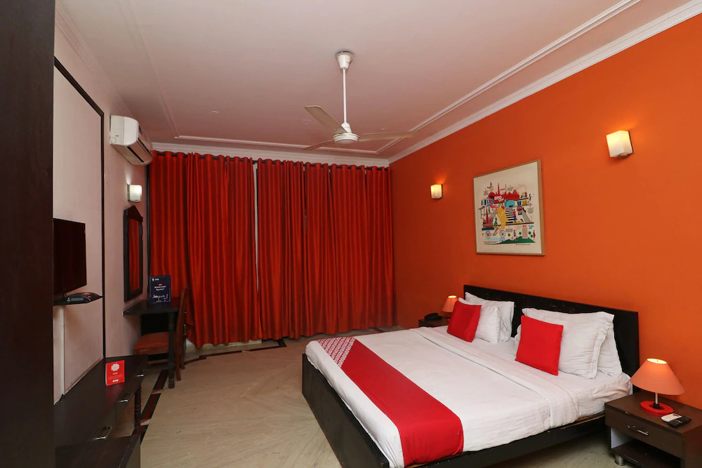 Sri Sai Guest House By OYO Rooms