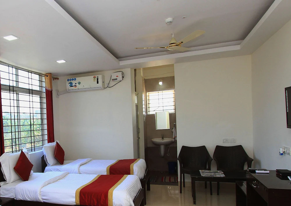 Sri Sai Residency  By OYO Rooms