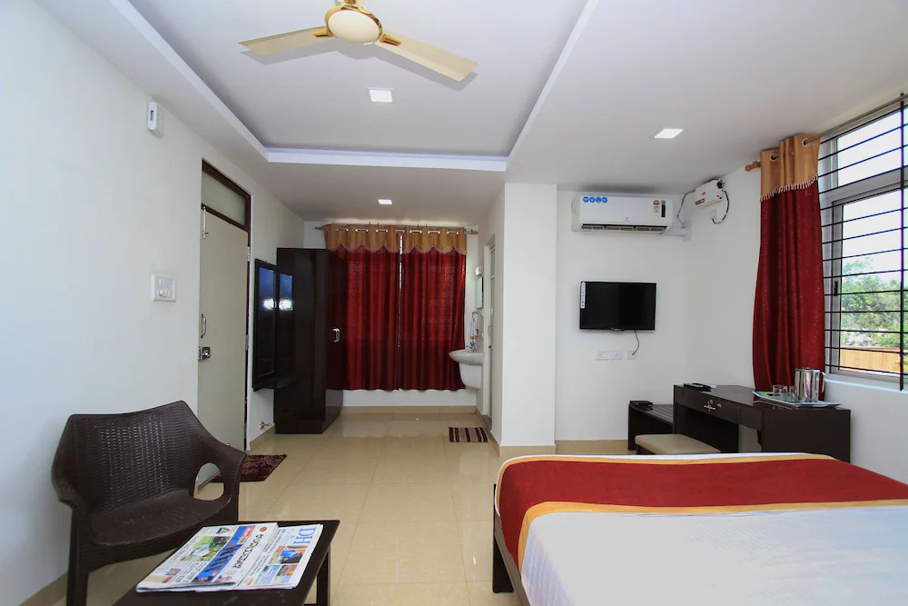 Sri Sai Residency  By OYO Rooms