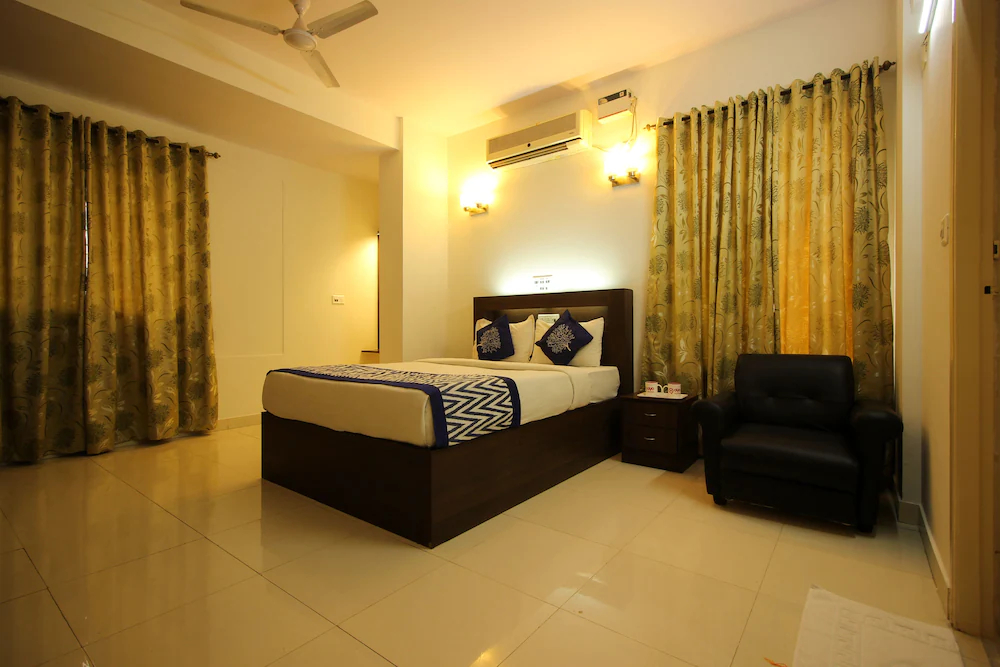 OYO 7897 Status Suites