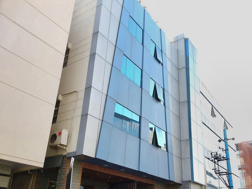 OYO 7897 Status Suites