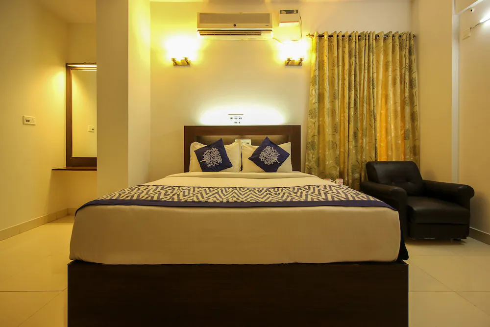 OYO 7897 Status Suites