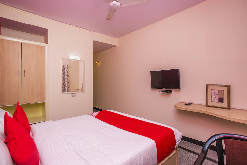 Suraksha Residency by OYO Rooms