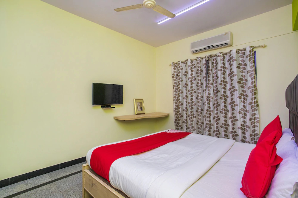 Suraksha Residency by OYO Rooms
