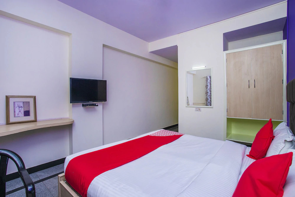 Suraksha Residency by OYO Rooms