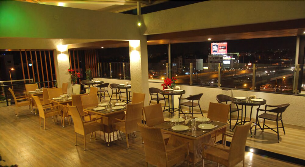 The Pommels Business Hotel