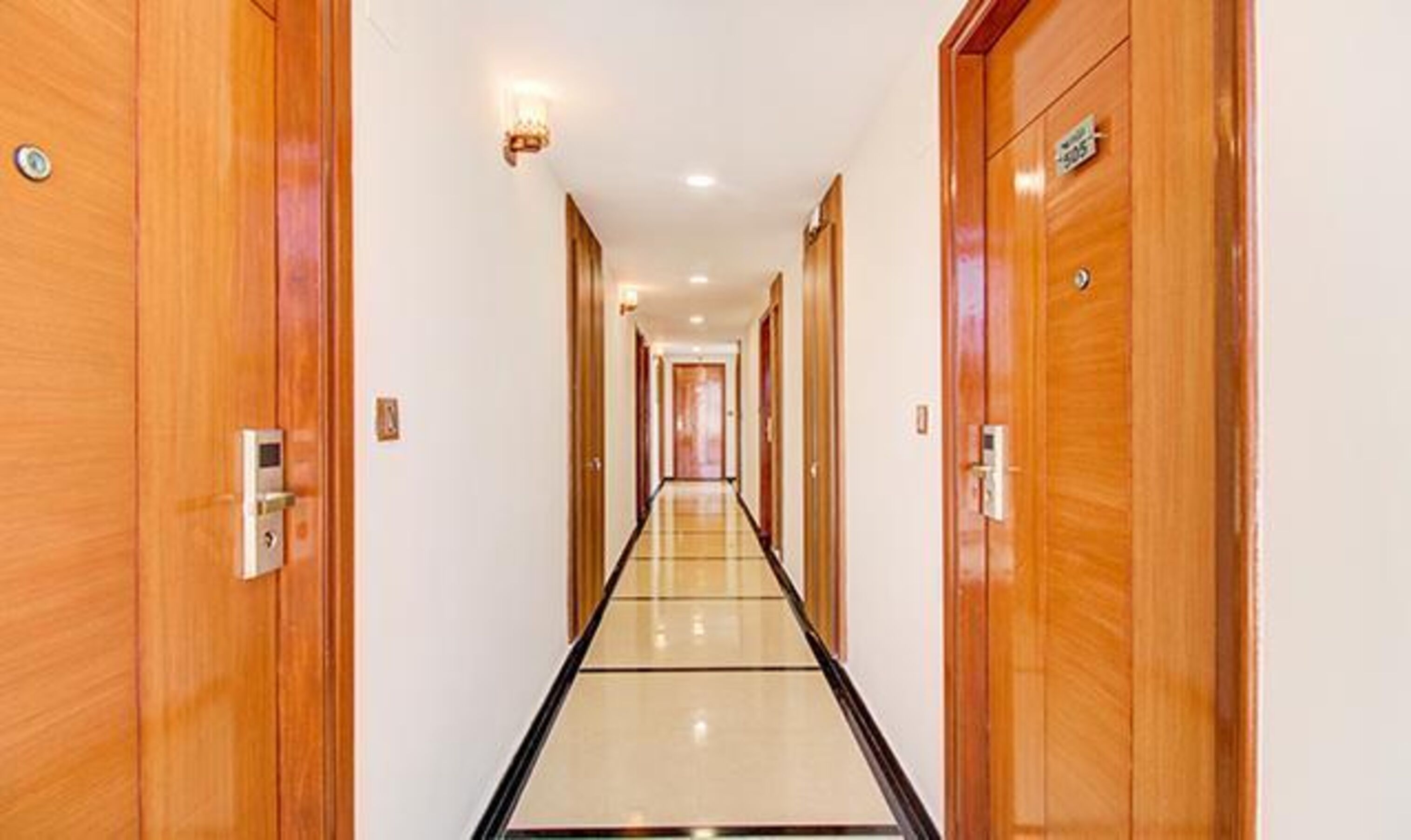 The Royal Suites by Fabhotel