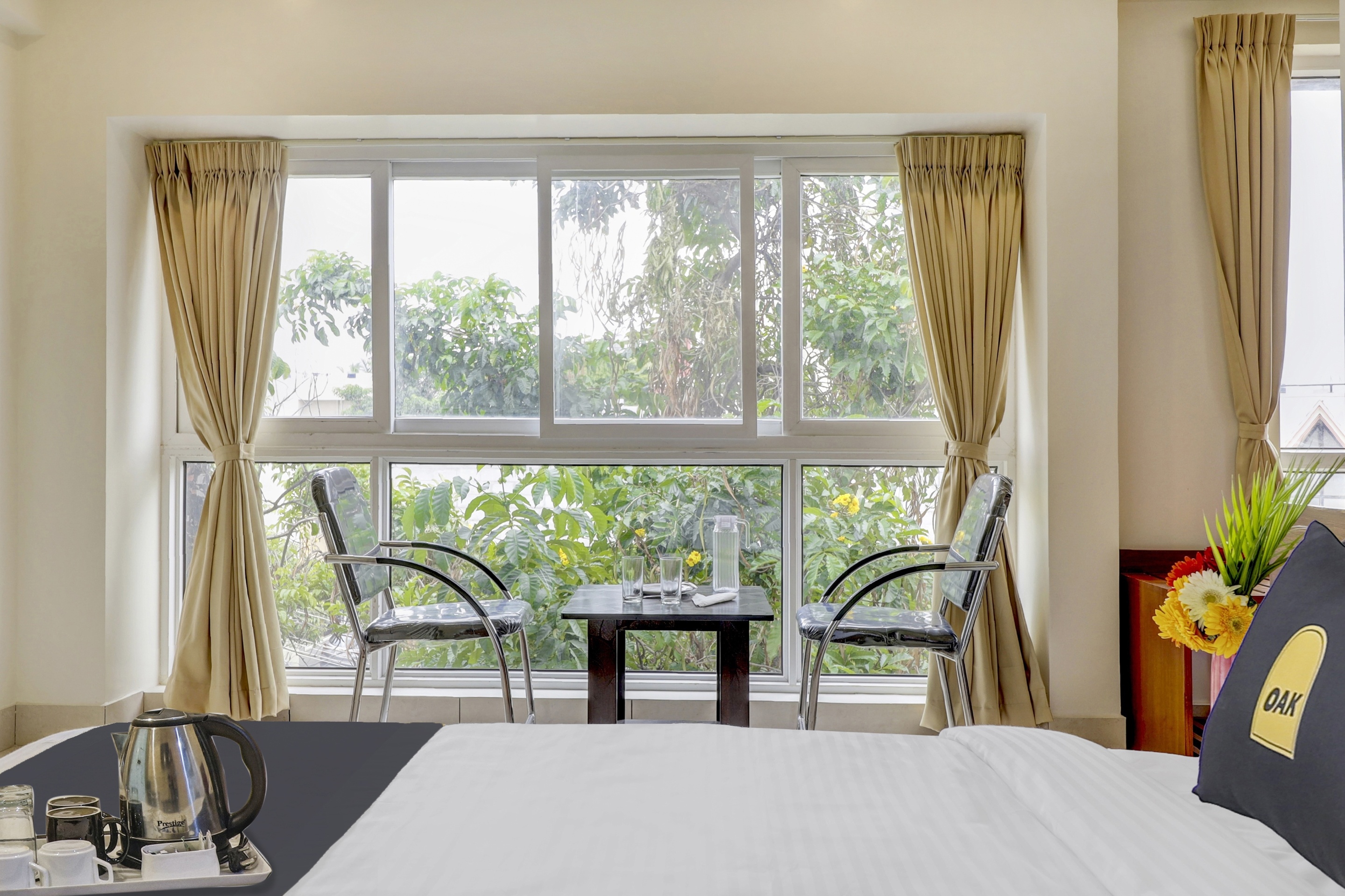 Townhouse Oak Hotel Prime