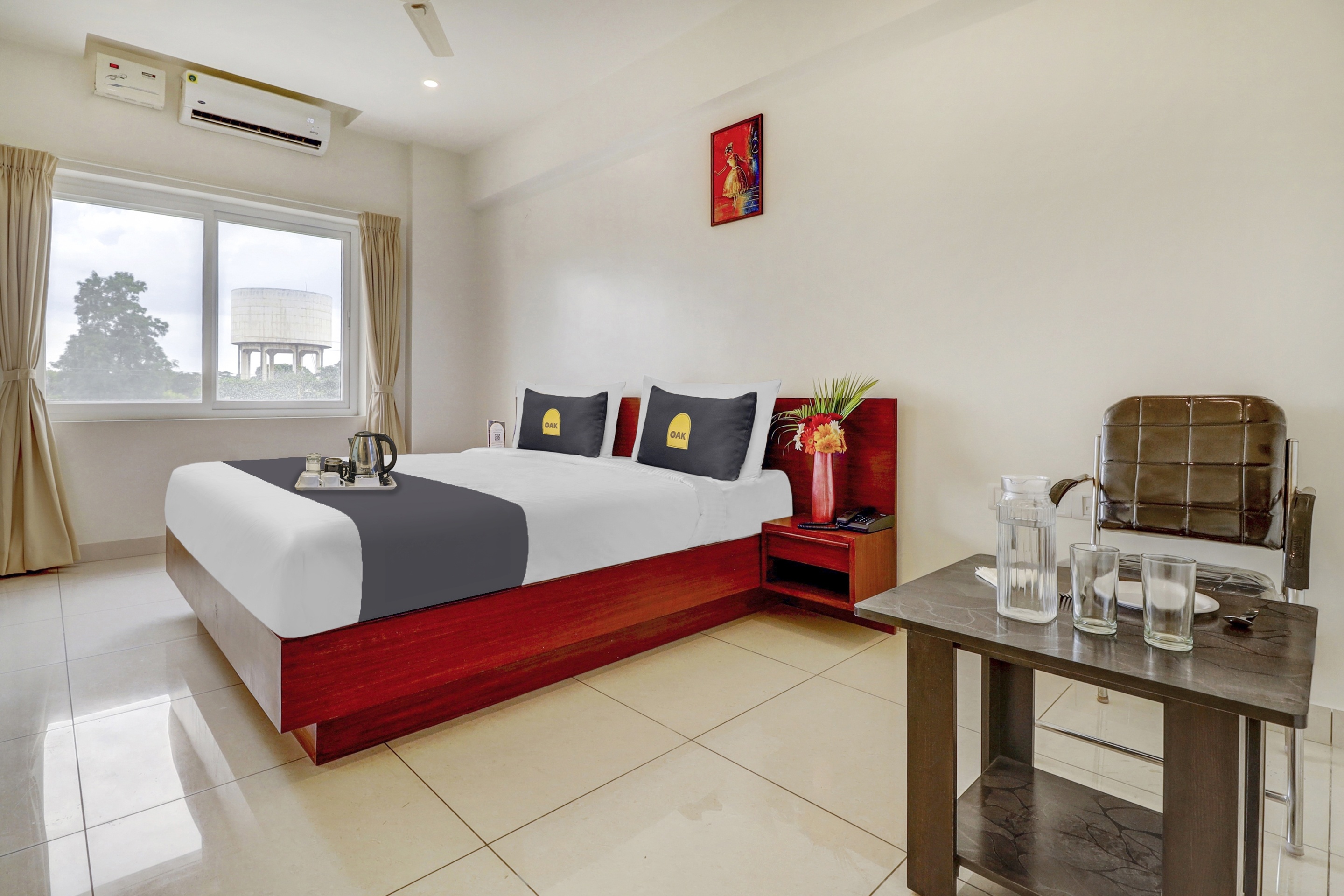 Townhouse Oak Hotel Prime