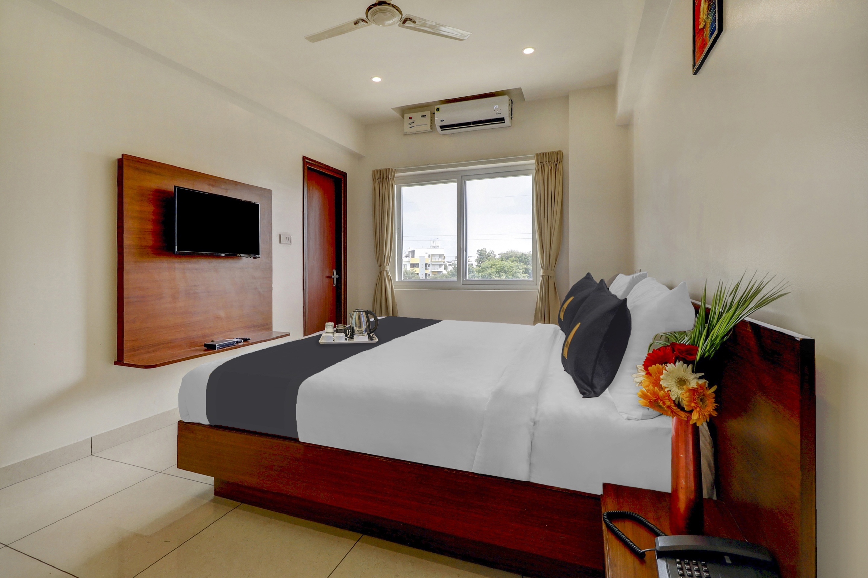 Townhouse Oak Hotel Prime