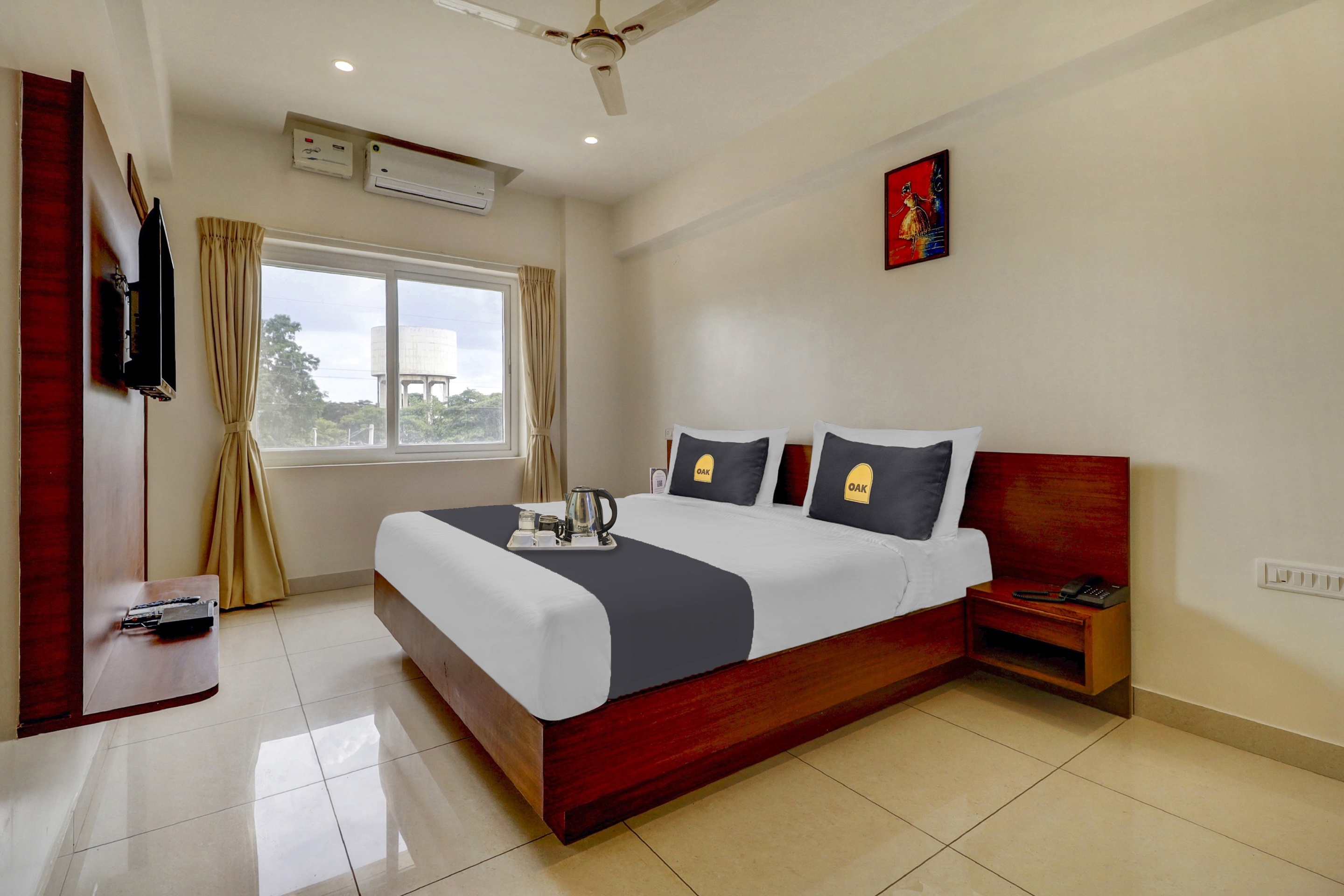 Townhouse Oak Hotel Prime