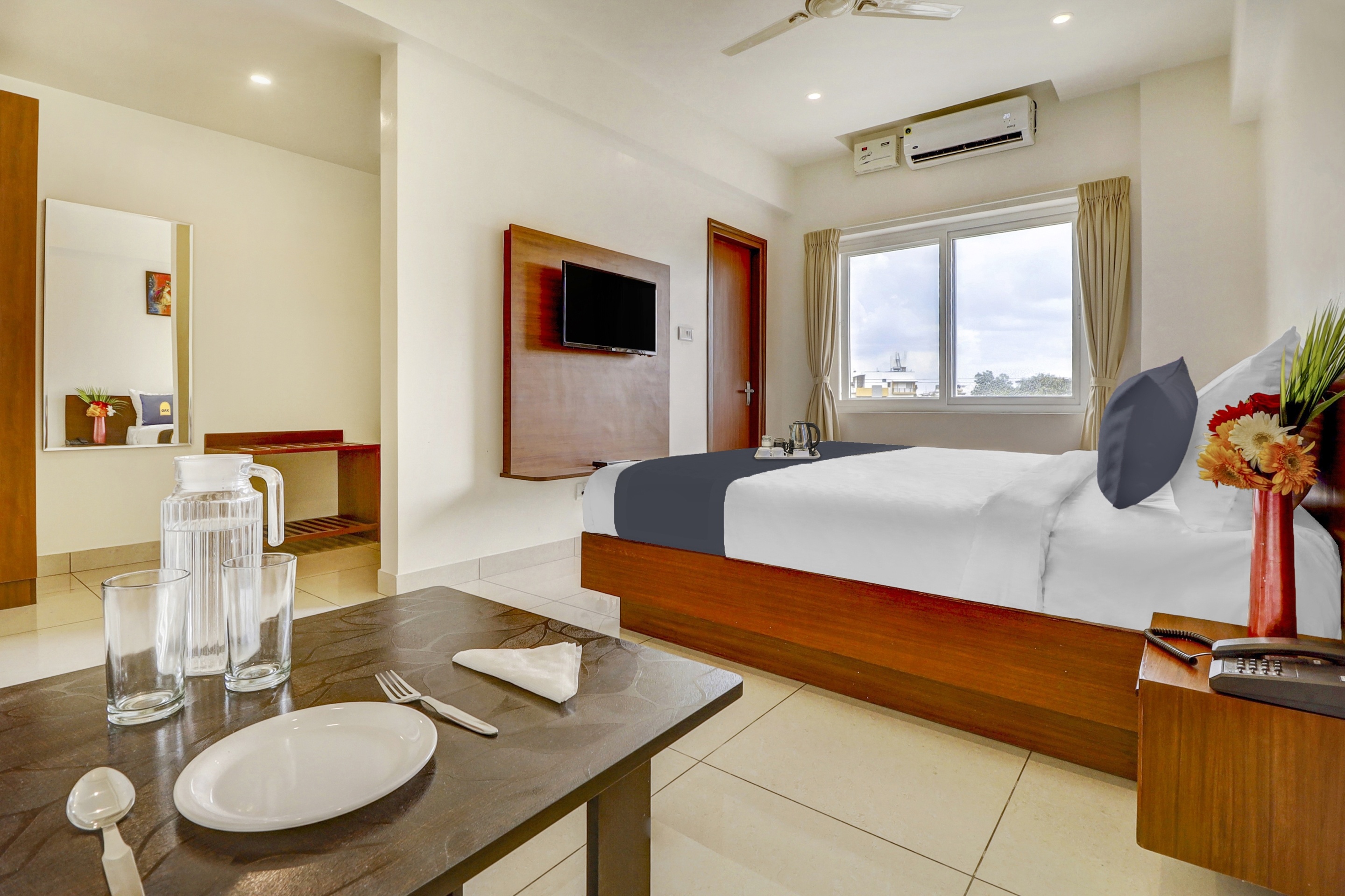 Townhouse Oak Hotel Prime