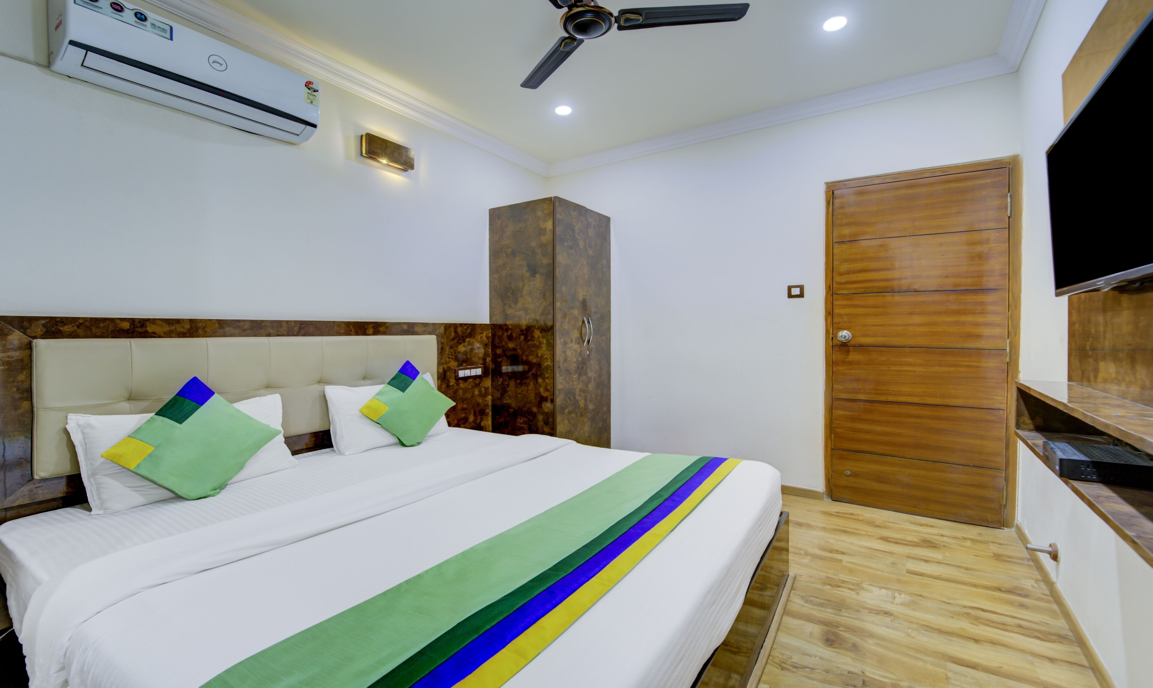 Treebo Trend Howell Suites