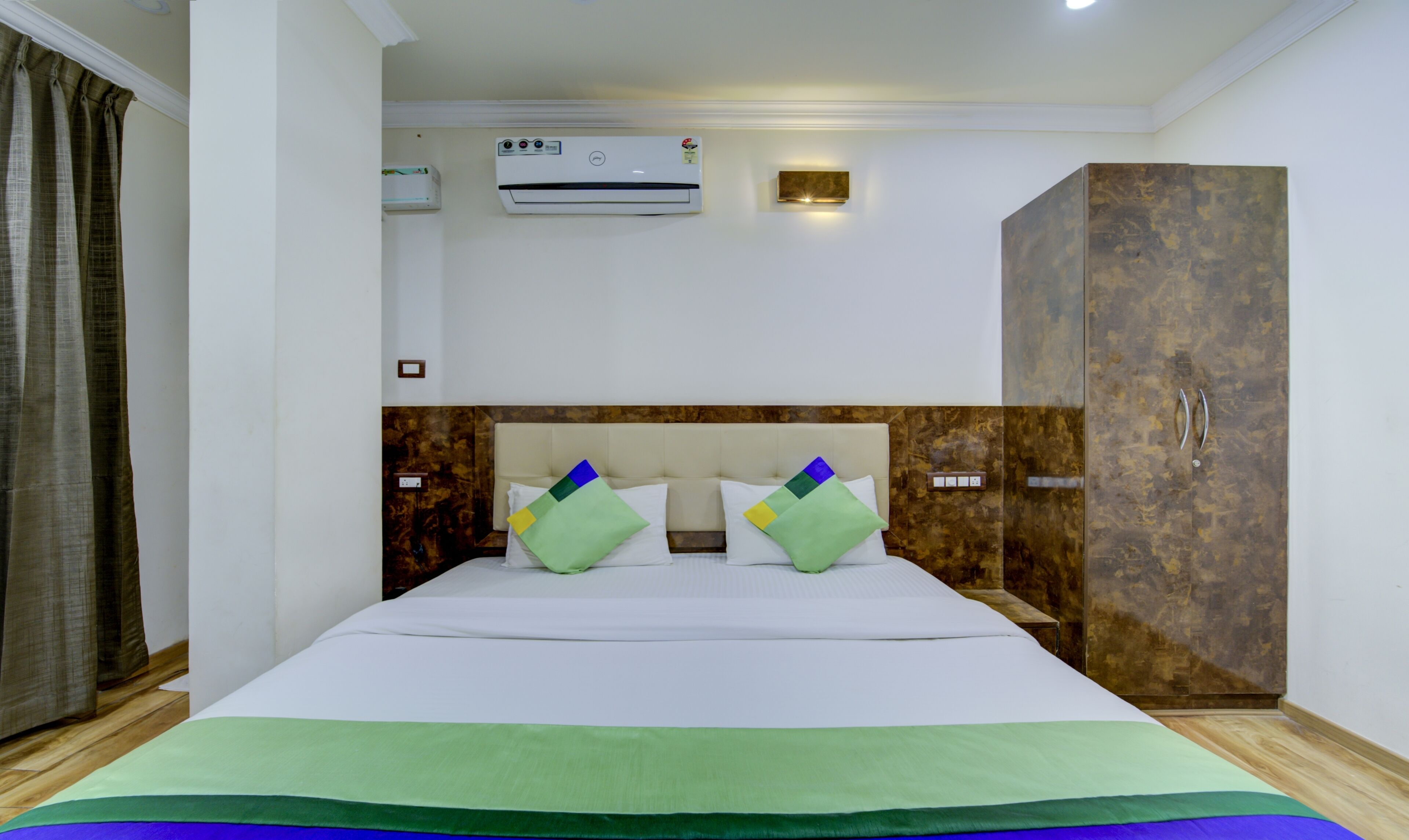 Treebo Trend Howell Suites