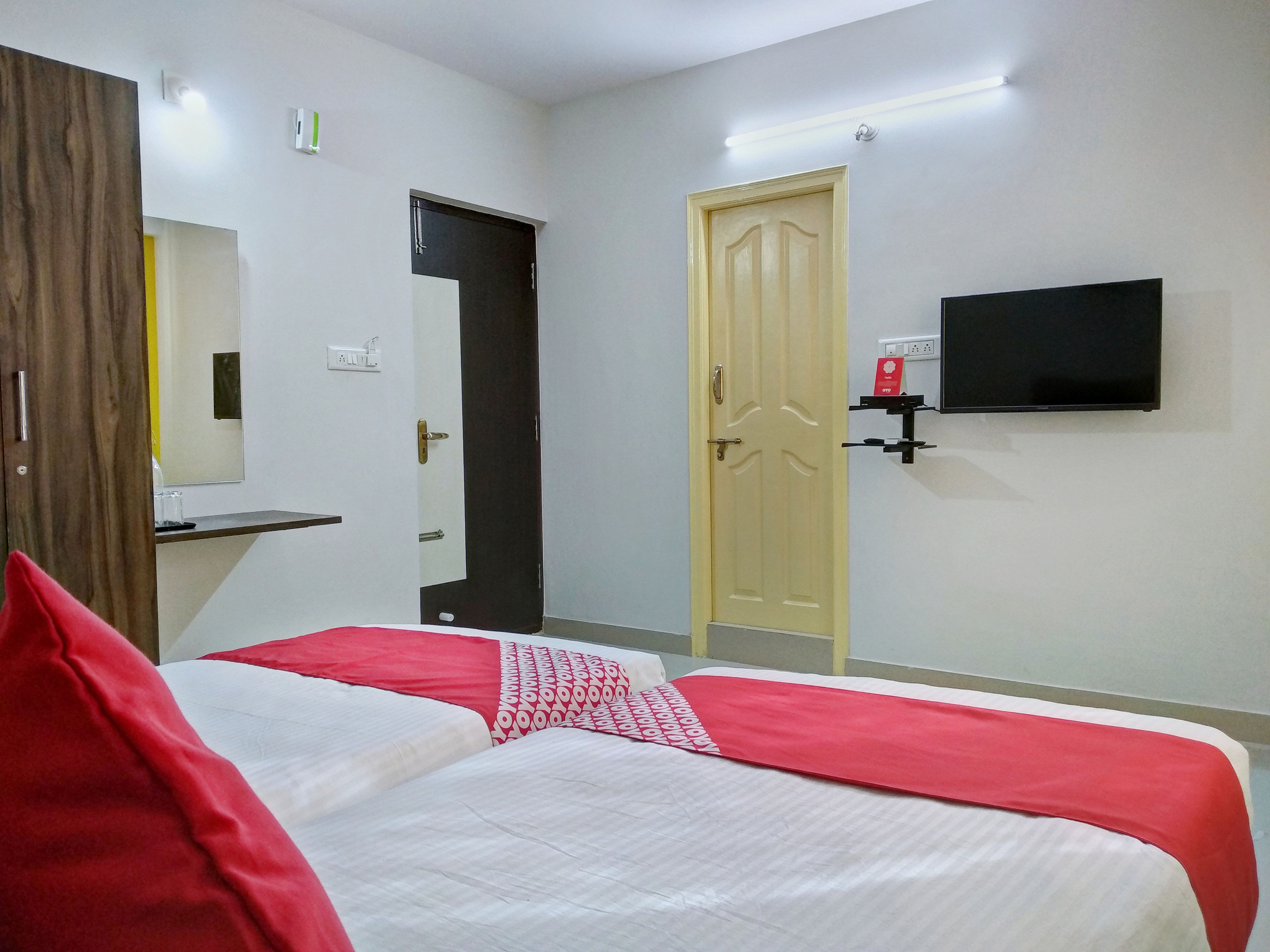 OYO Varcity Comforts Near Ragigudda Sri Prasanna Anjaneyaswamy Temple