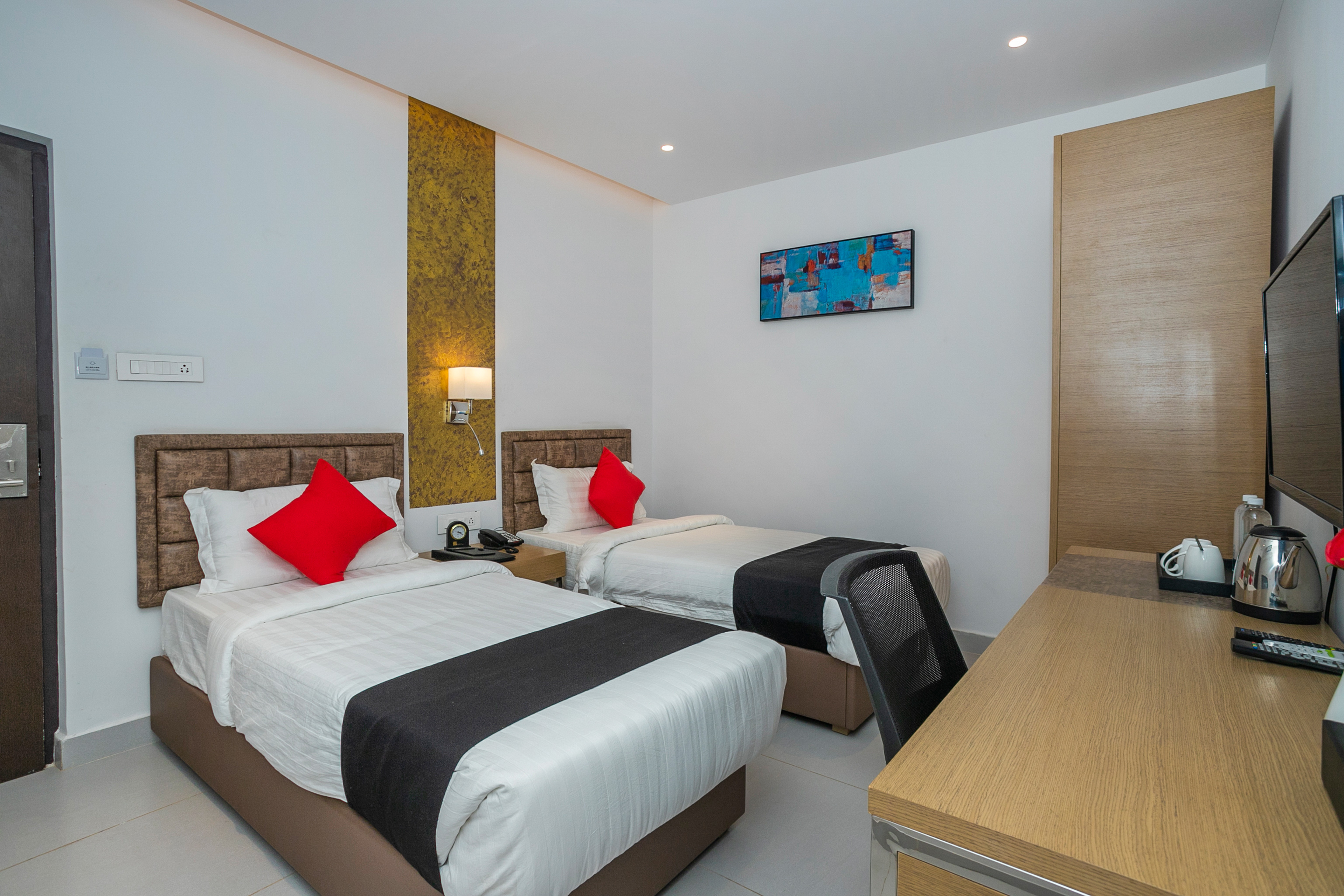 Vihaari 24 Business Hotel