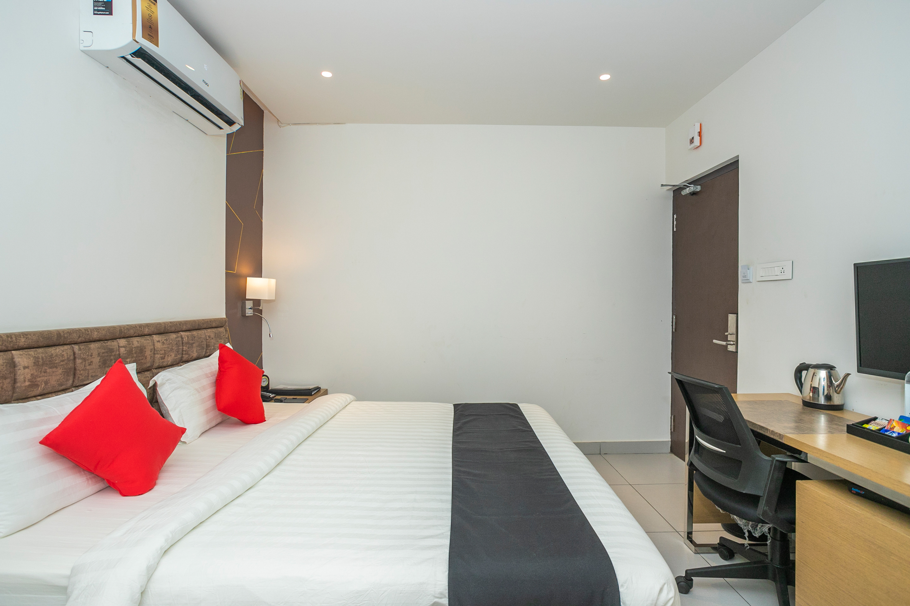 Vihaari 24 Business Hotel