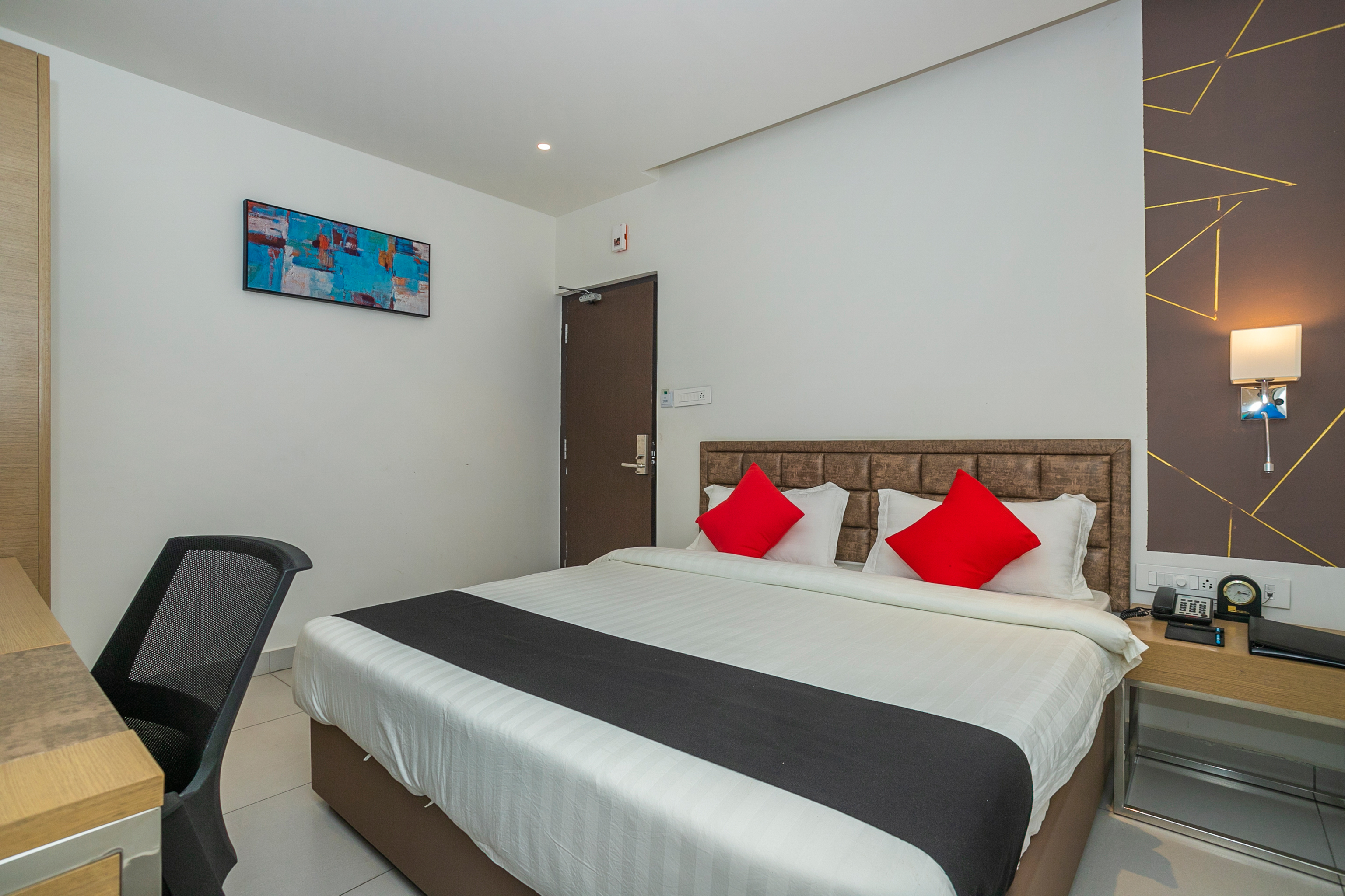 Vihaari 24 Business Hotel