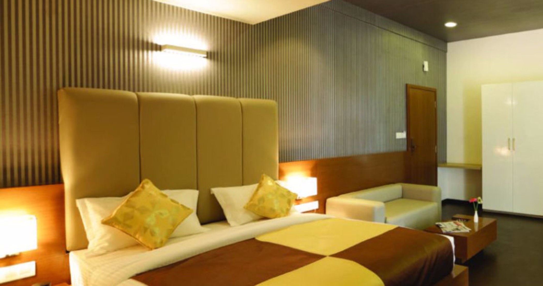 Vinaya Royal Inn