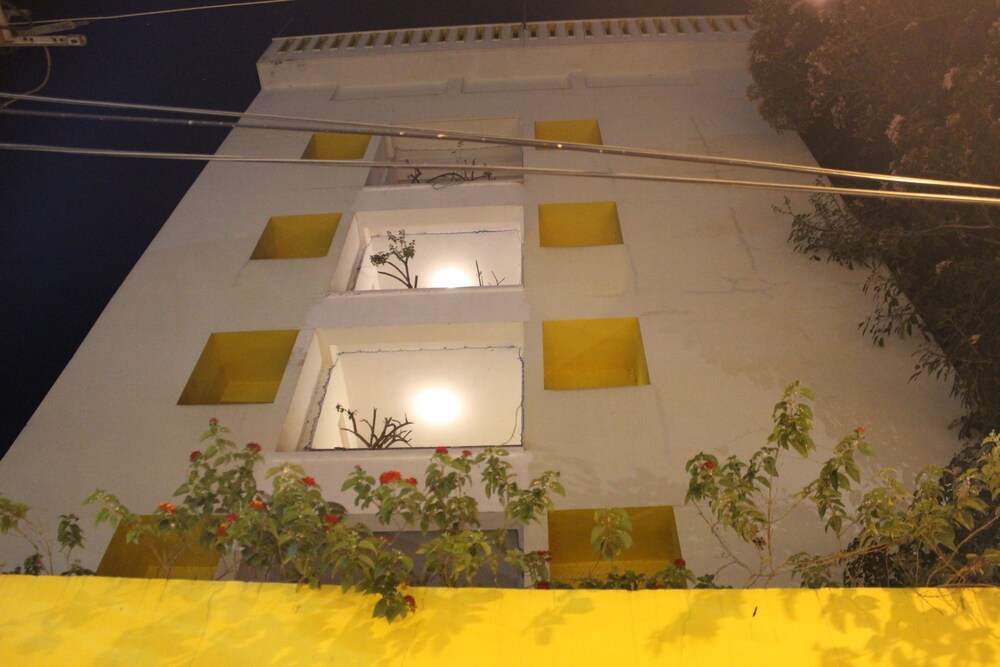 Lazdana Hotel, Bangalore
