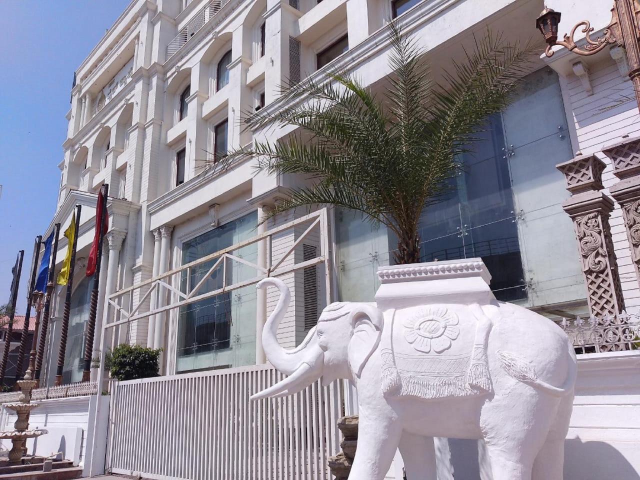 White Palace Hotel