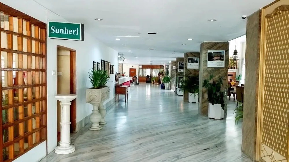 Woodlands Hotel