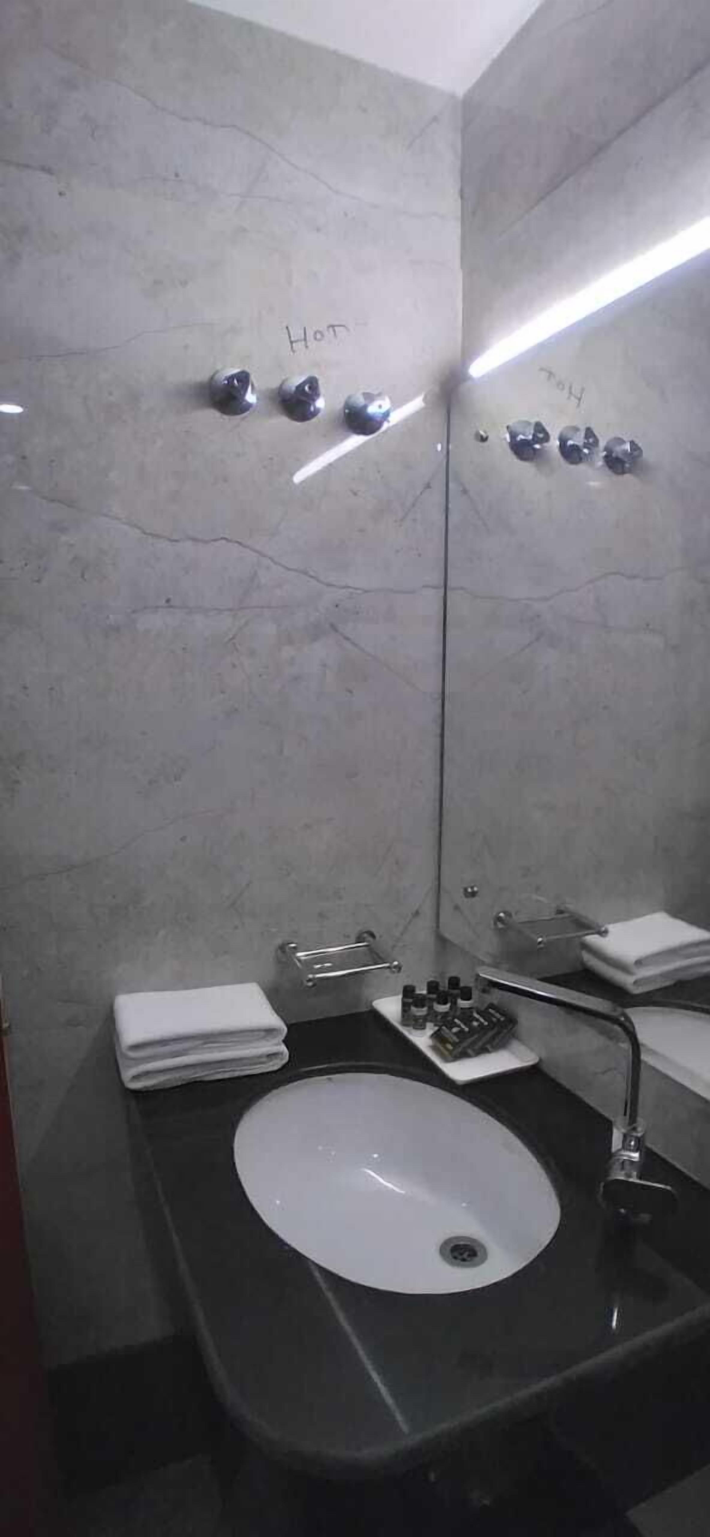 Hotel Bidar Gateway
