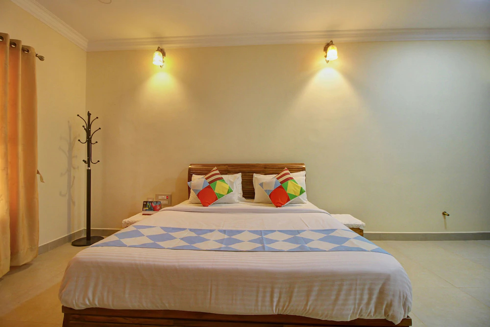 Home Luxury 3BHK By OYO Rooms