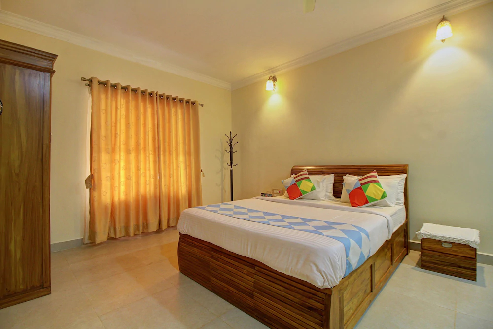 Home Luxury 3BHK By OYO Rooms