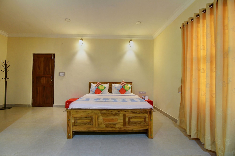Home Luxury 3BHK By OYO Rooms