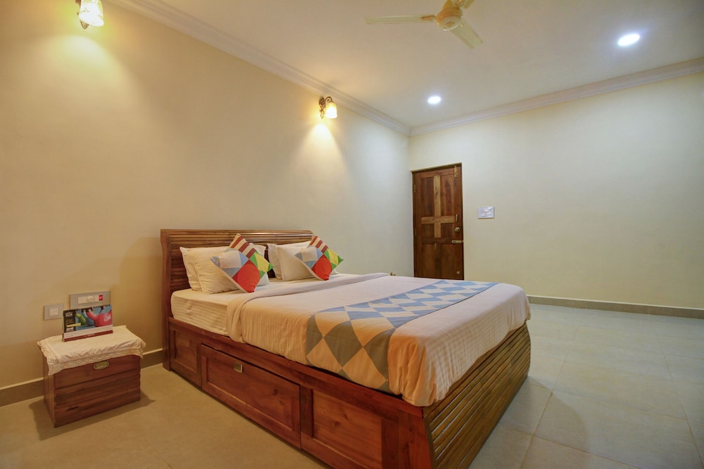 Home Luxury 3BHK By OYO Rooms