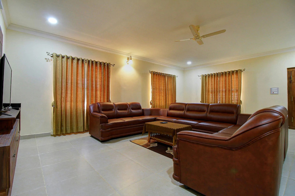Home Luxury 3BHK By OYO Rooms