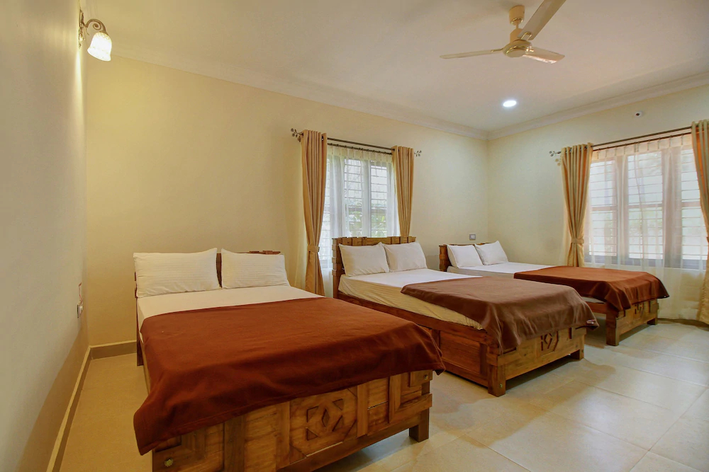Home Luxury 3BHK By OYO Rooms