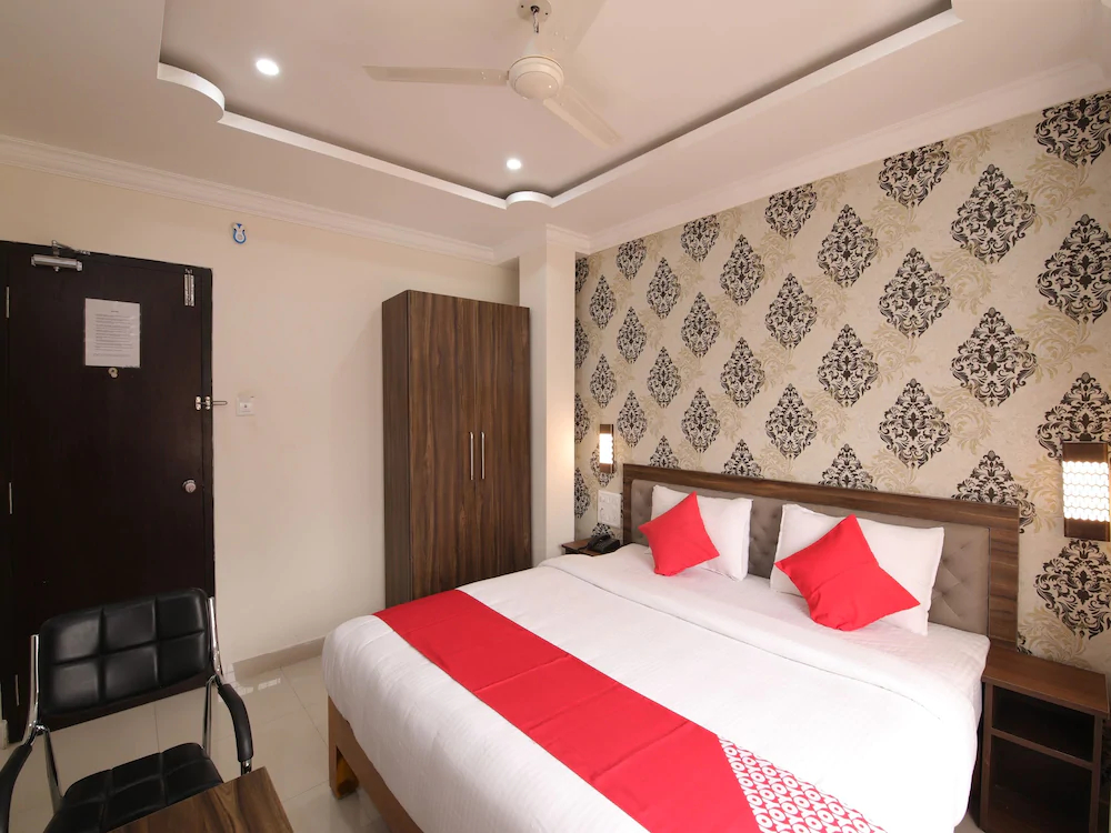 Rich Fort By OYO Rooms
