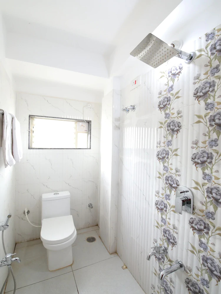 Rich Fort By OYO Rooms