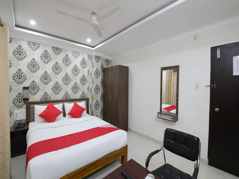 Rich Fort By OYO Rooms