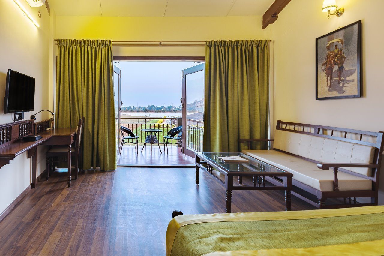 Shathayu Ayurveda Yoga Retreat