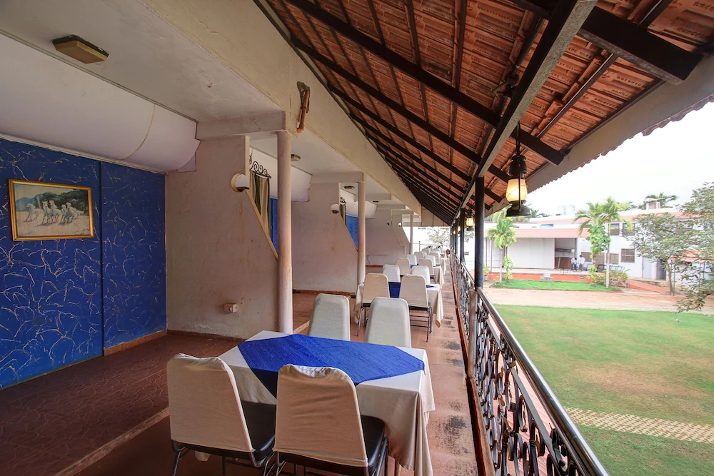 OYO 22528 Hotel Travel Inn