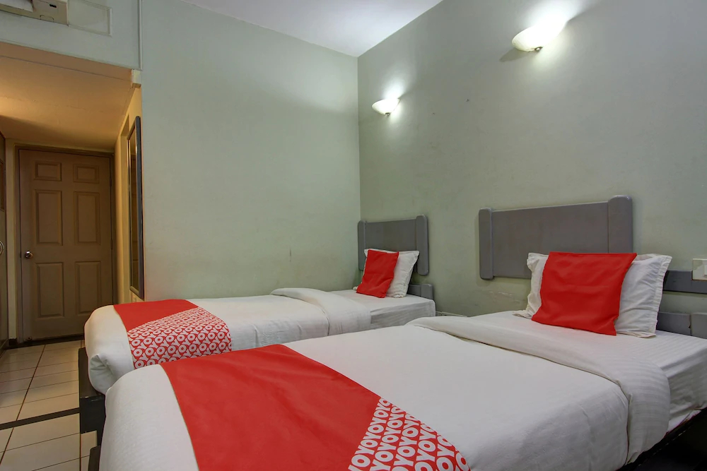 OYO 22528 Hotel Travel Inn