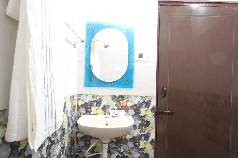 Hotel Royal Valley By OYO Rooms