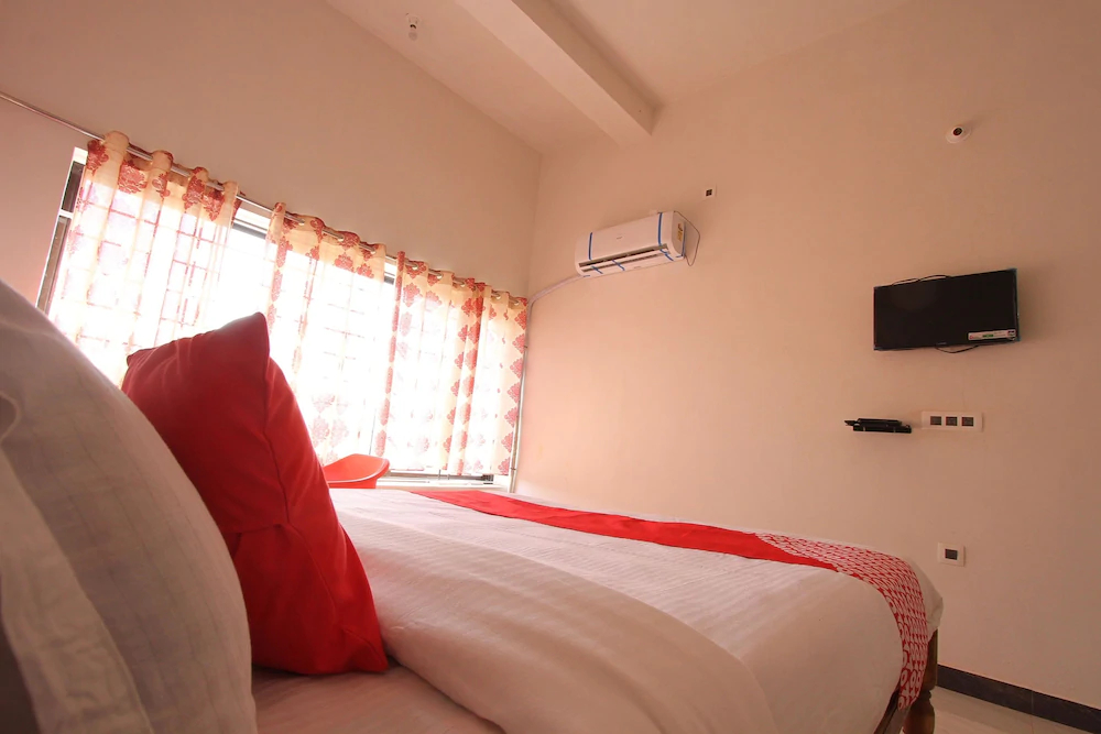 Hotel Royal Valley By OYO Rooms