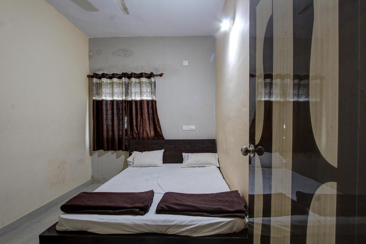 Skg Tourist Inn by OYO Rooms