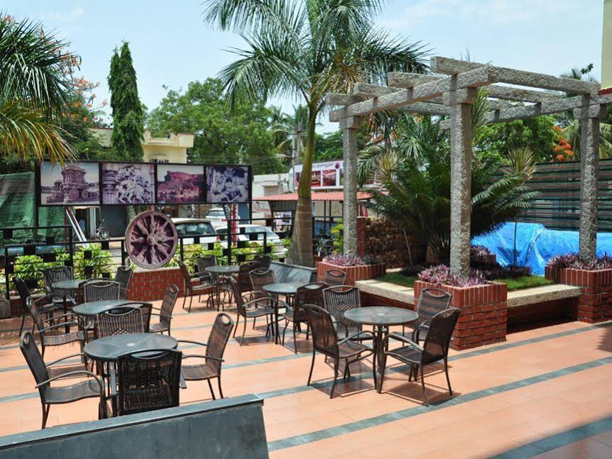 Hotel Hampi International