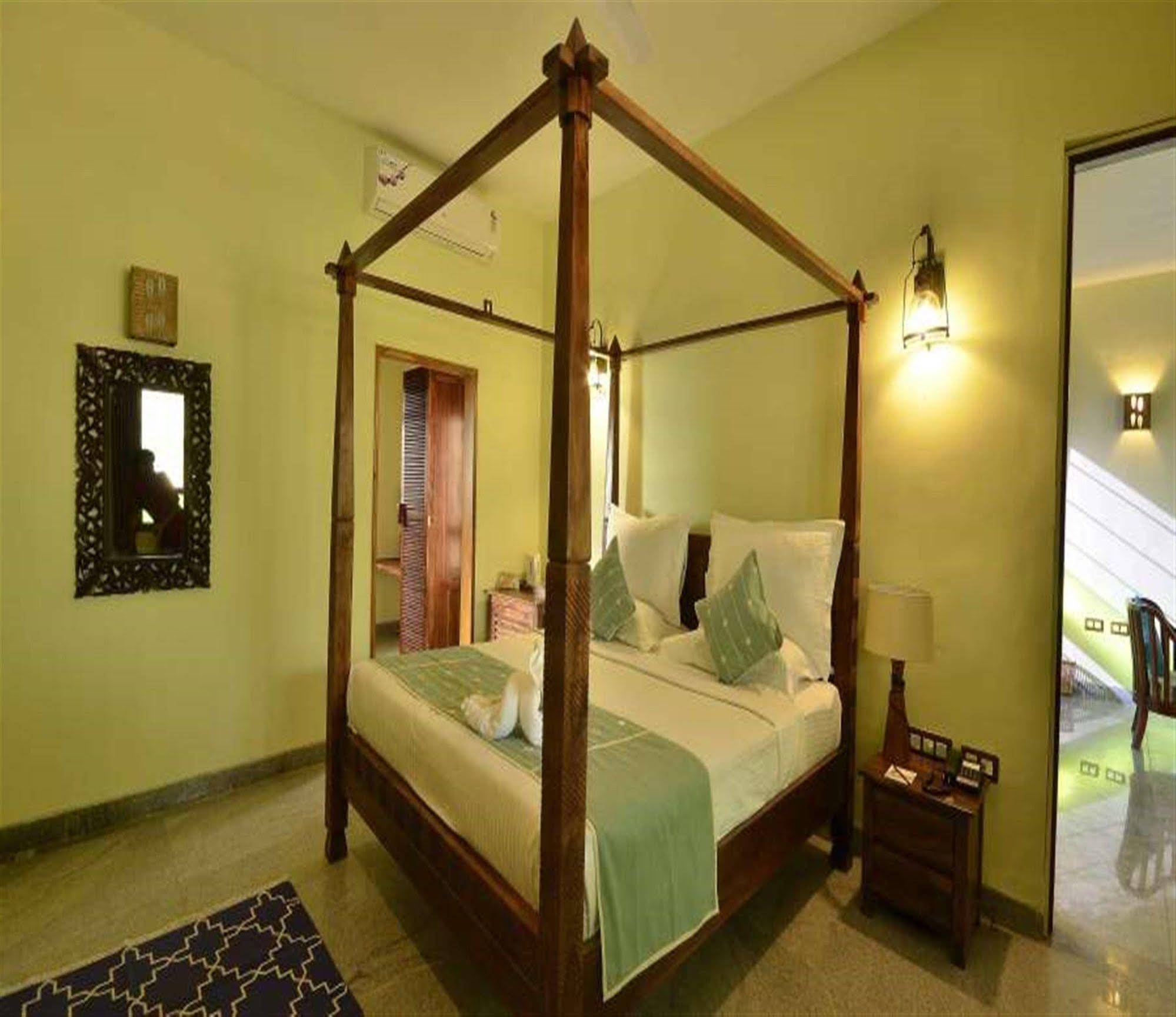 Hotel Heritage Resort Hampi