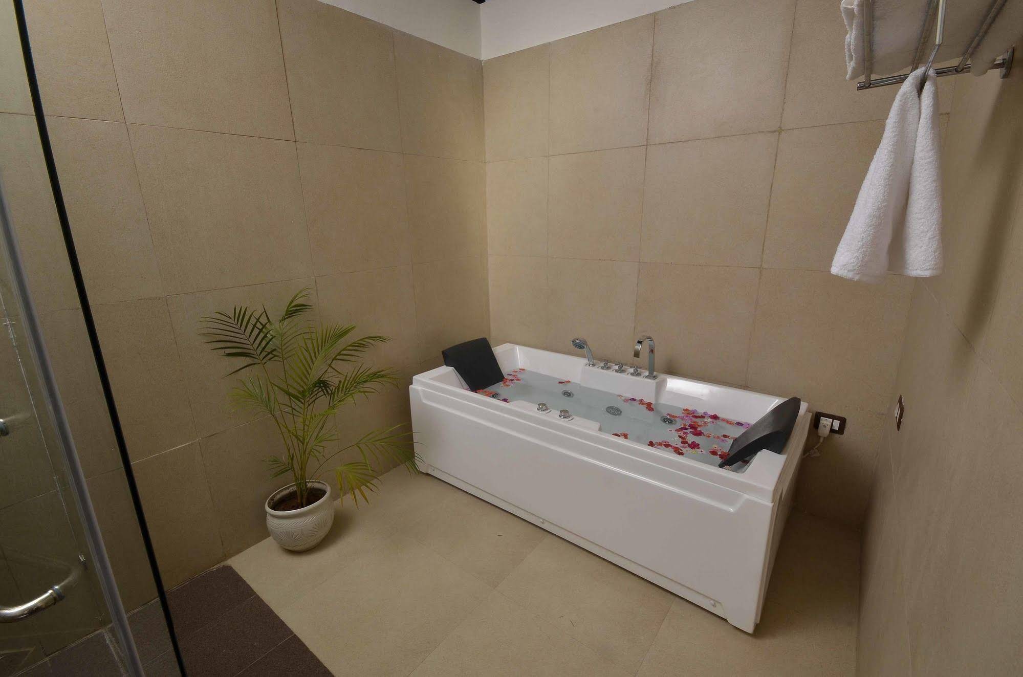 Hotel Heritage Resort Hampi