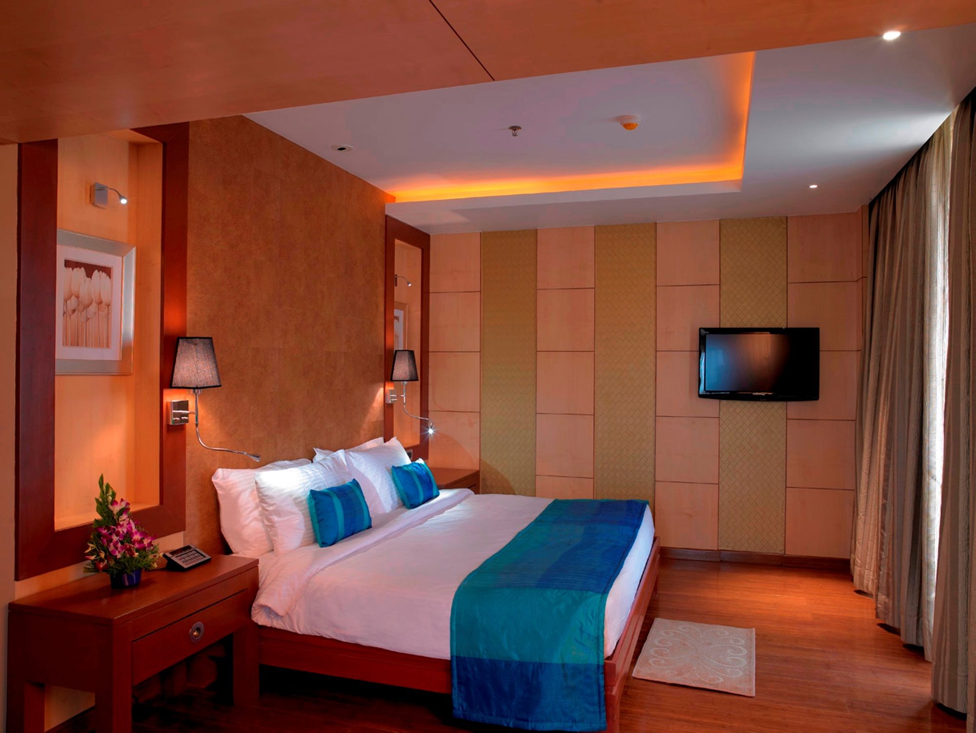 Royal Orchid Central, Kireeti, Hampi