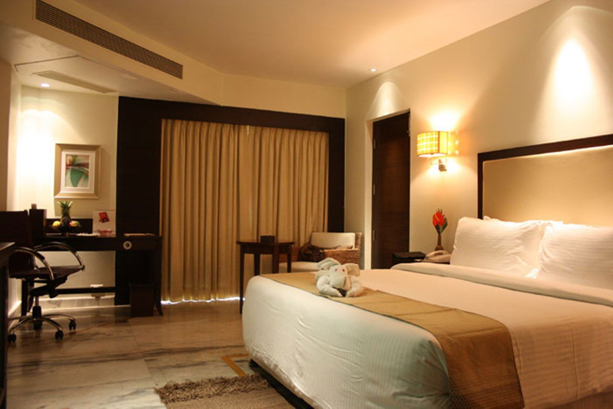 Royal Orchid Central, Kireeti, Hampi