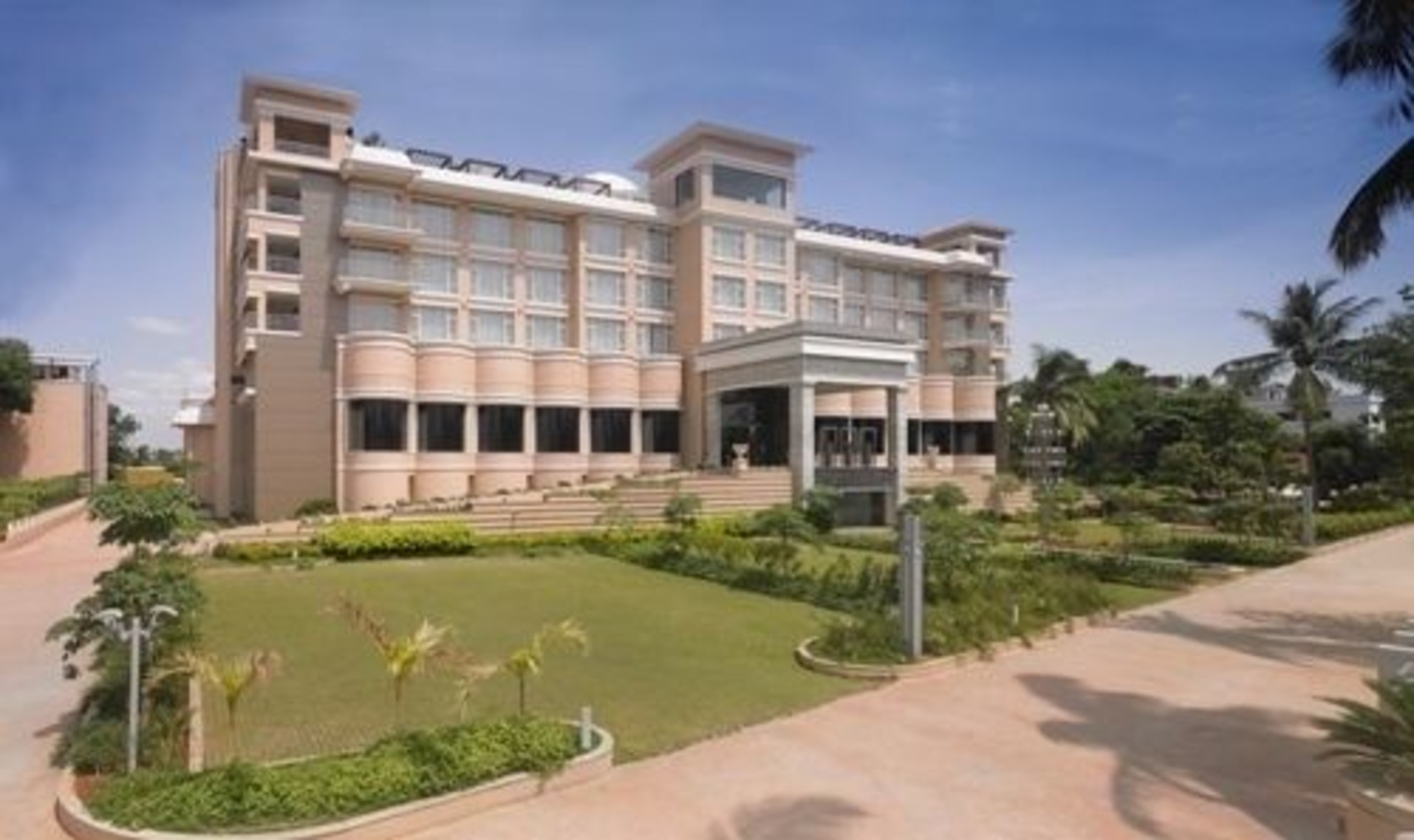 Royal Orchid Central, Kireeti, Hampi